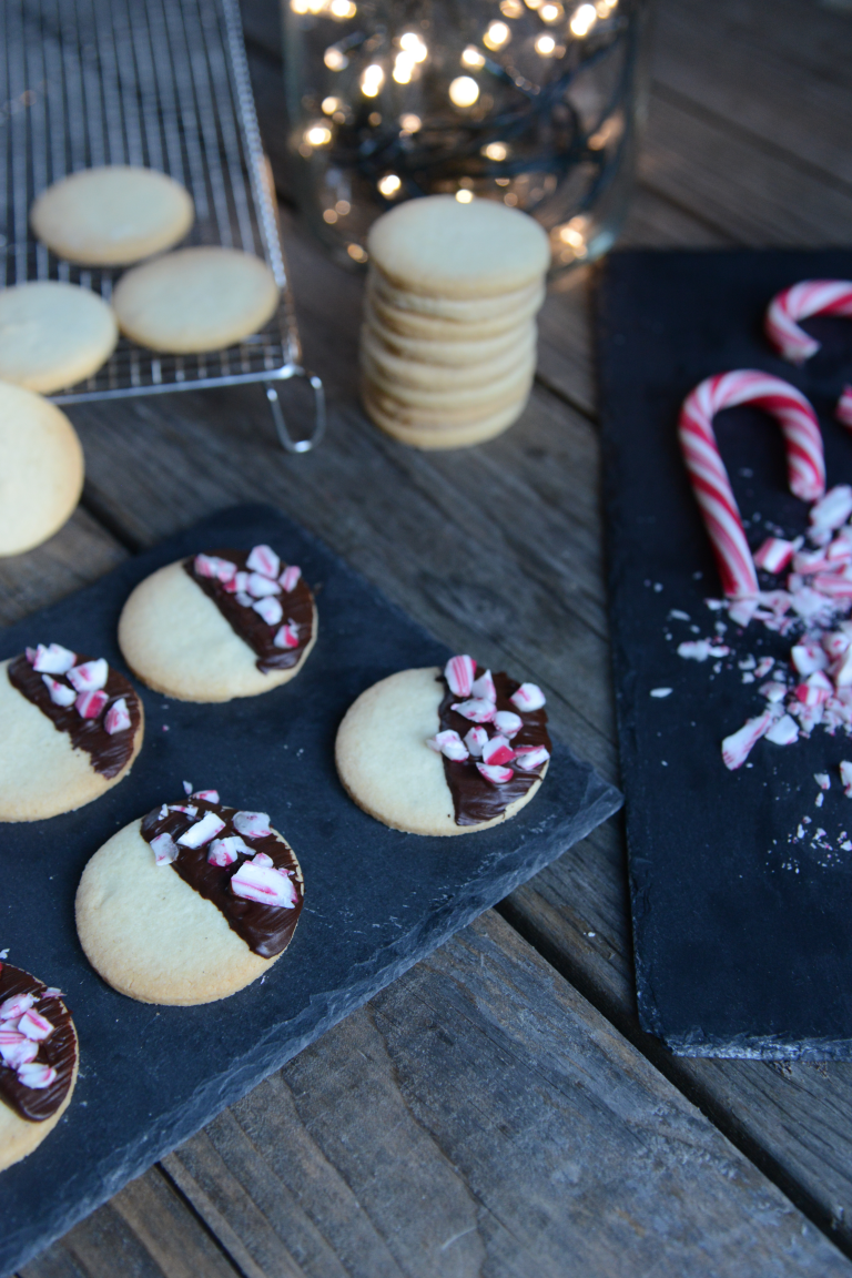 Read more about the article Candy cane cookies